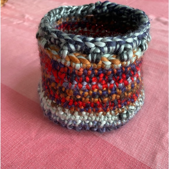 Newly made crochet basket - Picture 2 of 4